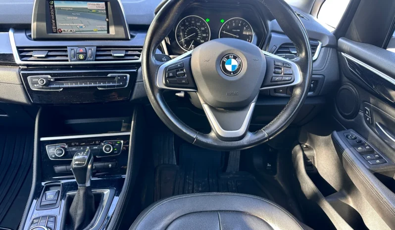 BMW 225-Xe 2017 full