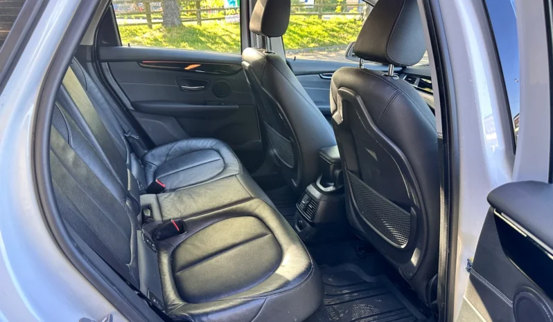 BMW 225-Xe 2017 full