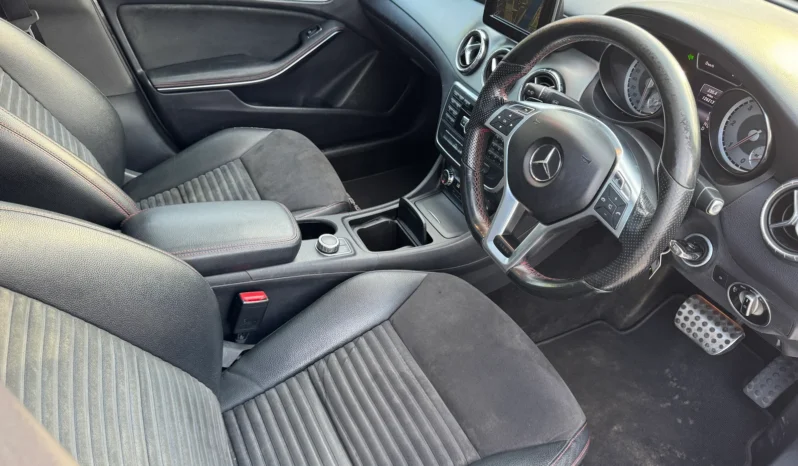 Mercedes-Benz CLA 2013 full