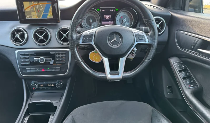 Mercedes-Benz CLA 2013 full