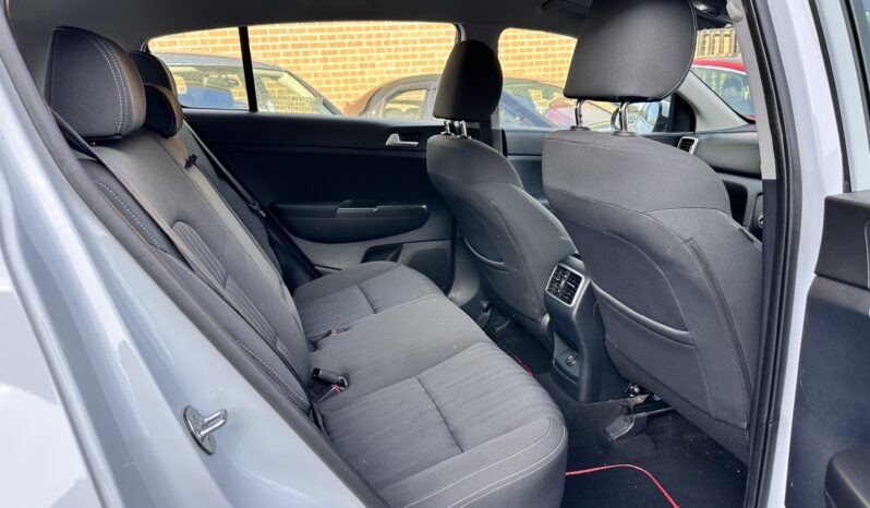 
								MANUAL 1.6 Petrol 2017 Kia Sportage_12 month MOT_150k Miles_Bluetooth_x2 Keys_Hpi Clear_ full									