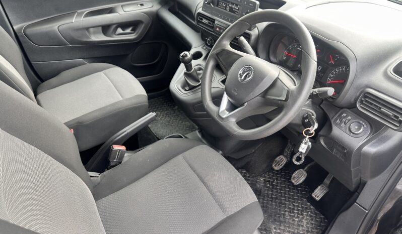 
								2020 Vauxhall Combo 1.5 Diesel-Manual_9m MOT_129k Miles_Srvc Hstry_Clutch & Belt DONE_No VAT full									