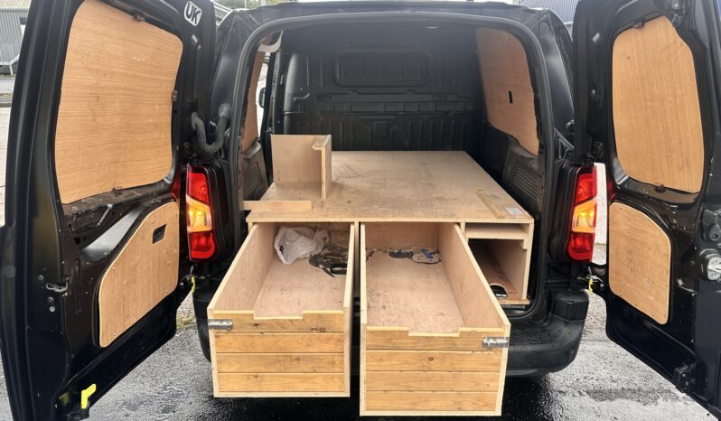 
								2020 Vauxhall Combo 1.5 Diesel-Manual_9m MOT_129k Miles_Srvc Hstry_Clutch & Belt DONE_No VAT full									