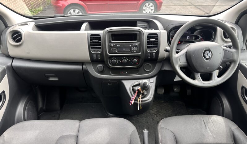 
								9 SEATER_1.6 Diesel_Manual 2015 Renault Traffic_7m MOT_145k Miles_x2 Keys_Bargain PRICE full									
