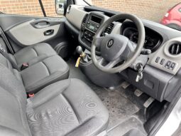 
										9 SEATER_1.6 Diesel_Manual 2015 Renault Traffic_7m MOT_145k Miles_x2 Keys_Bargain PRICE full									