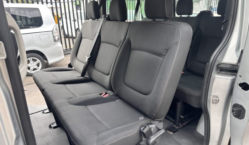 
								9 SEATER_1.6 Diesel_Manual 2015 Renault Traffic_7m MOT_145k Miles_x2 Keys_Bargain PRICE full									